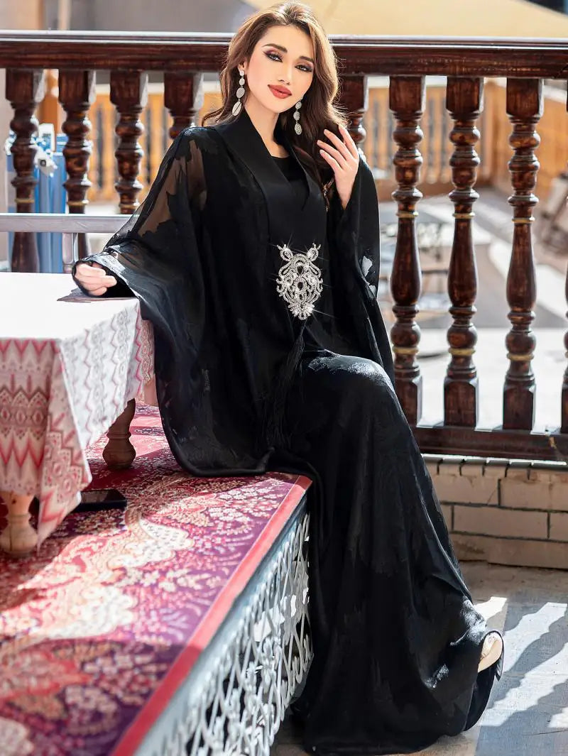 عباية فاخرة مطرزة