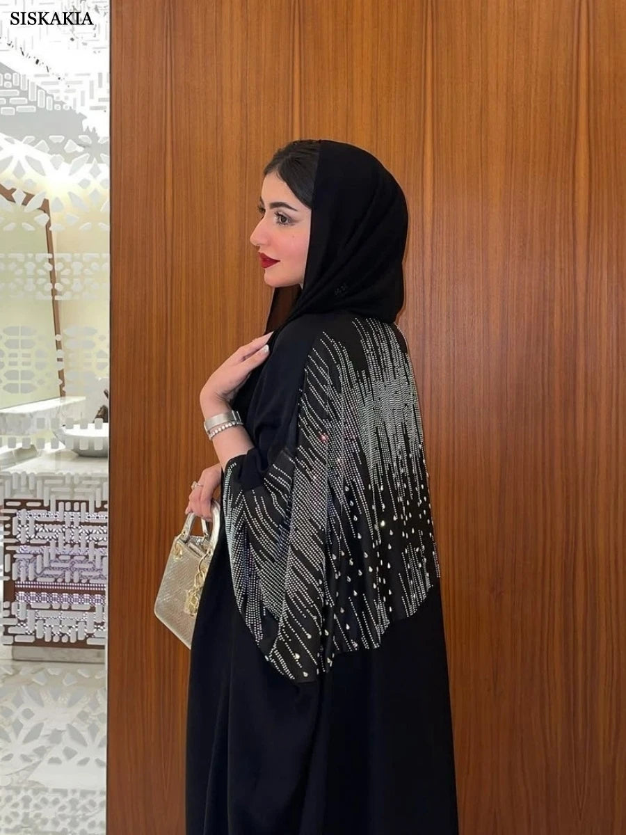 عباية مفتوحة مزينة باحجار الراين بأكمام واسعة