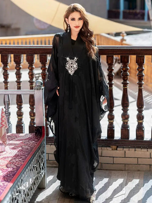 عباية فاخرة مطرزة