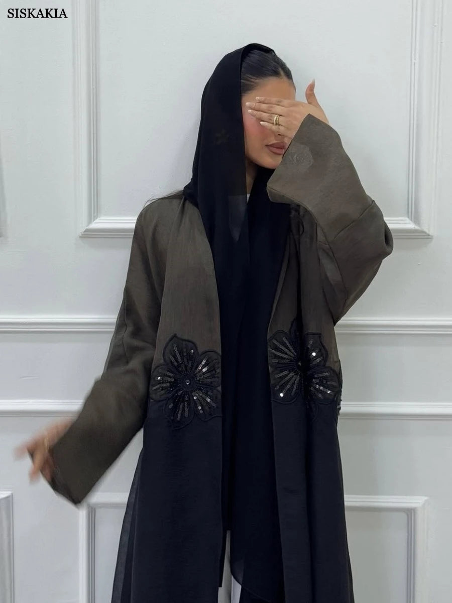 عباية مفتوحة أنيقة مزينة بالترتر