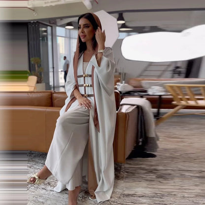 عباية عصرية من الجلد مع مشبك