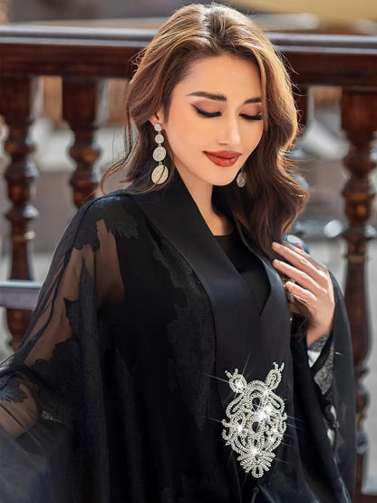 عباية فاخرة مطرزة